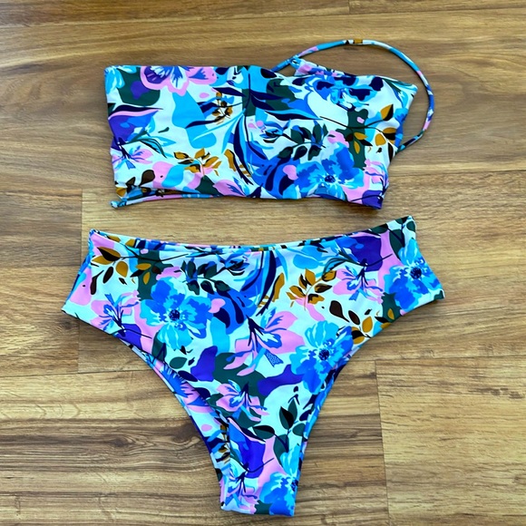 Bikini set - Picture 1 of 3